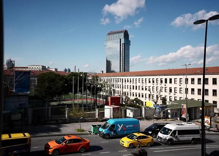 Apartment Prime Location Explore On Foot!