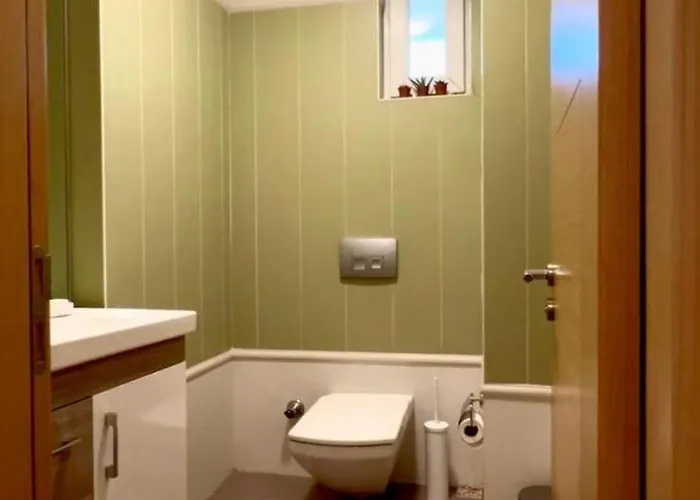 Prime Location Explore On Foot! Apartment *