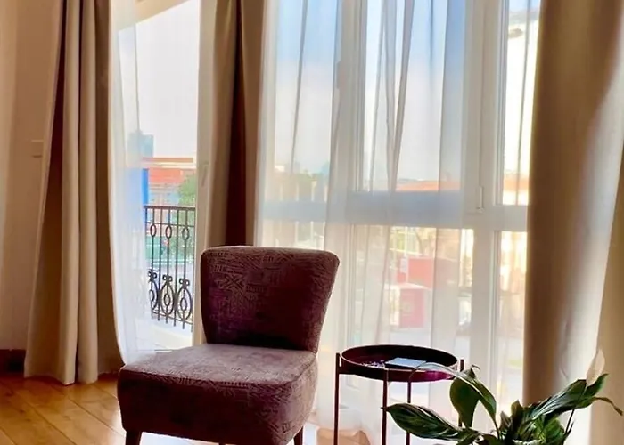 Prime Location Explore On Foot! Apartment *