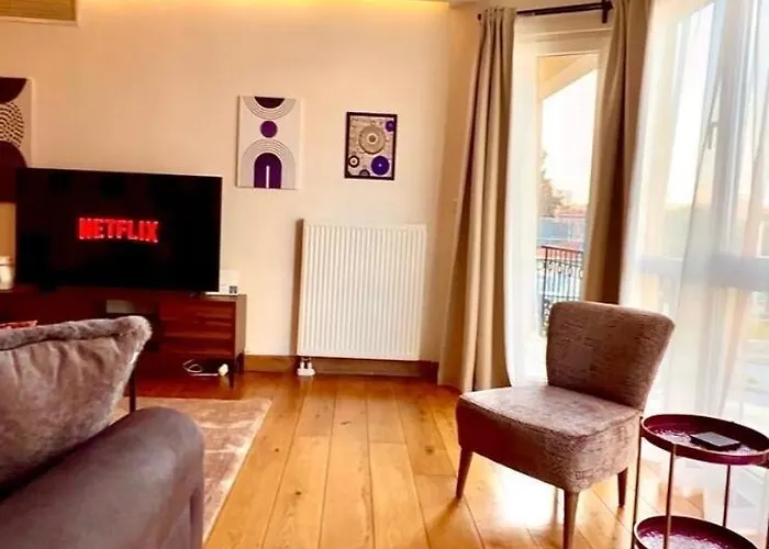 Prime Location Explore On Foot!