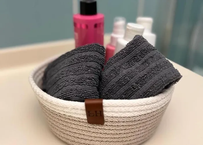 Apartment Prime Location Explore On Foot! *