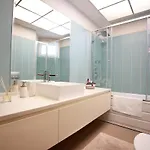 Prime Location Explore On Foot! Κωνσταντινούπολη