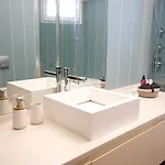 Prime Location Explore On Foot! Κωνσταντινούπολη