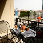 Διαμέρισμα Prime Location Explore On Foot! *