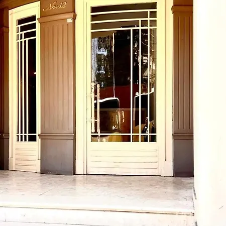 Prime Location Explore On Foot! Διαμέρισμα *